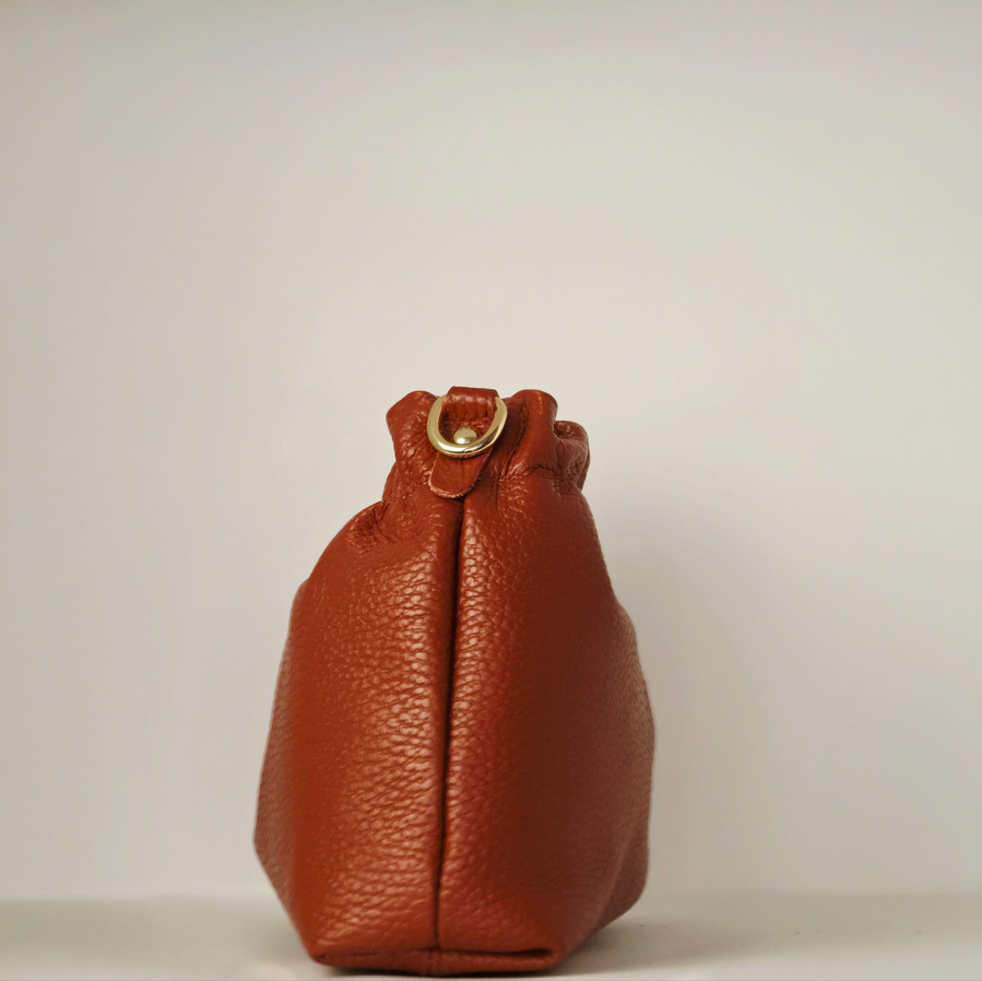 Bolso mini saco en piel color teja