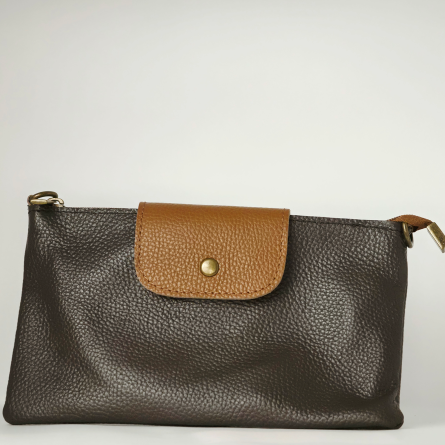 Bolso cartera de mano en piel color chocolate