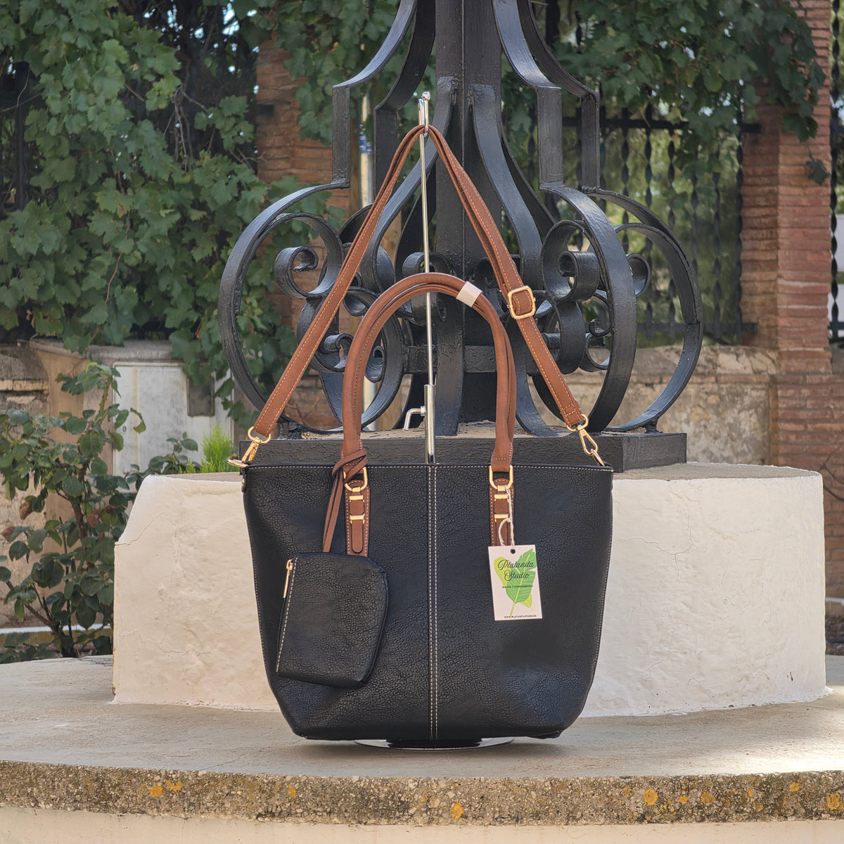 Bolso Tote negro con asa contrastada y monedero a juego